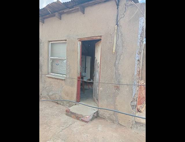 2 BEDROOM HOUSE FOR SALE IN SENAOANE